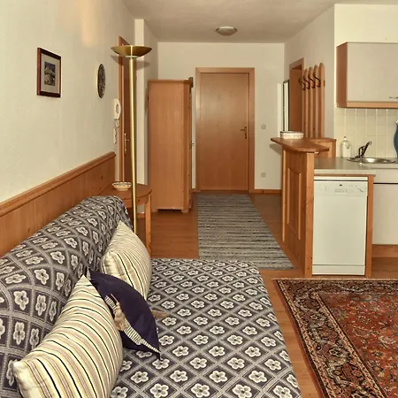 Haus Savoy - 4 Apartament *